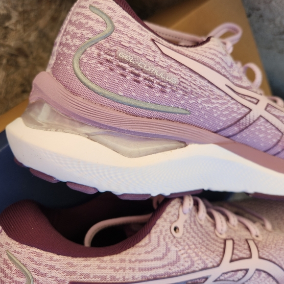 Asics Gel-Cumulus 24 Shoes - Picture 13 of 16